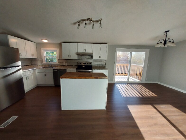 Building Photo - 2609 Williams Creek Rd