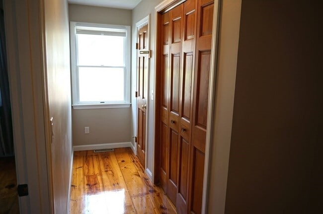 Building Photo - 90 Groton St