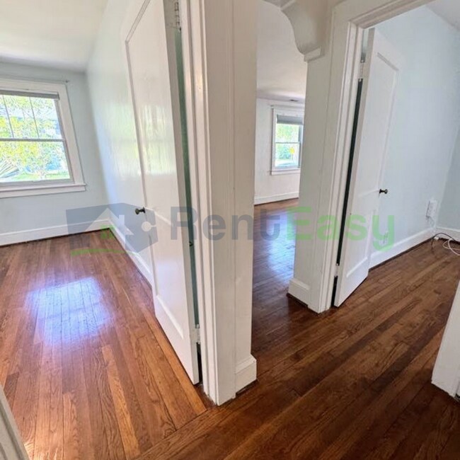 Building Photo - 6010 Upper Brandon Pl