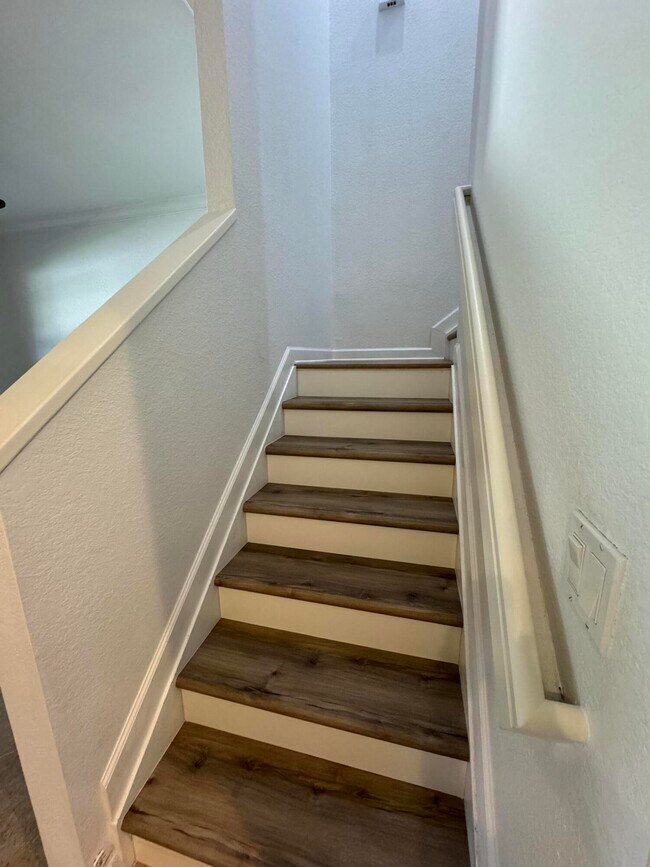 Building Photo - 10384 Wellington Parc Dr