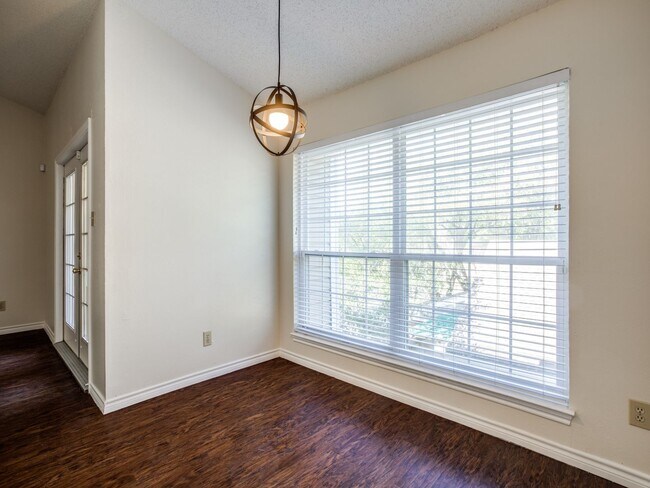 Building Photo - 8550 Fair Oaks Crossing
