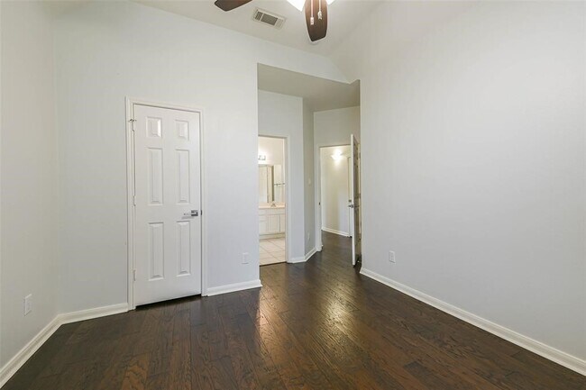Building Photo - 3603 E Cedar Hollow Dr