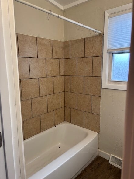 Building Photo - 210 Lox Ct