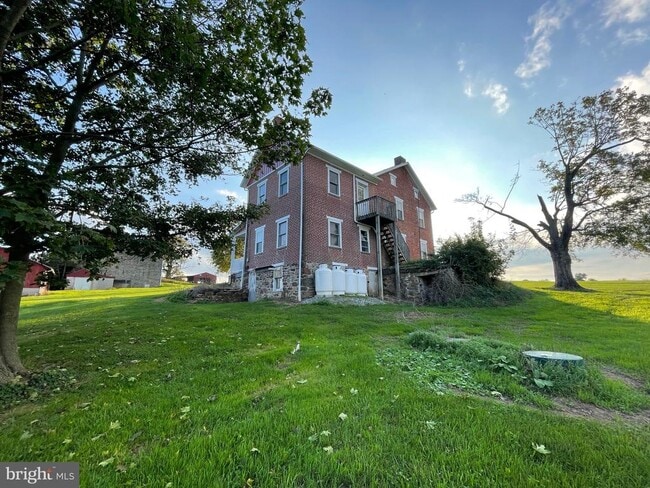 Building Photo - 2450 Mummasburg Rd