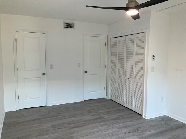 Building Photo - 10351 Regal Dr