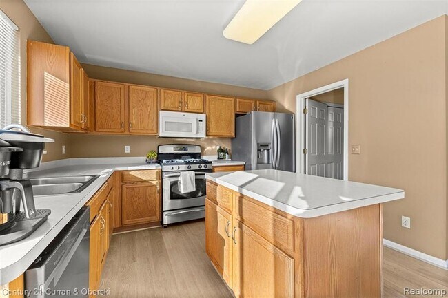 Building Photo - 7164 Richmond Dr