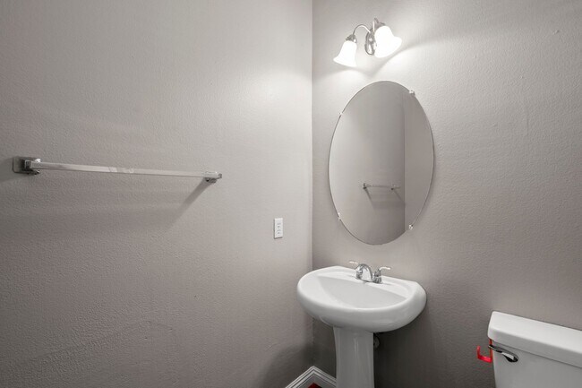 Building Photo - Gorgeous 3 Bedroom Chula Vista Home!