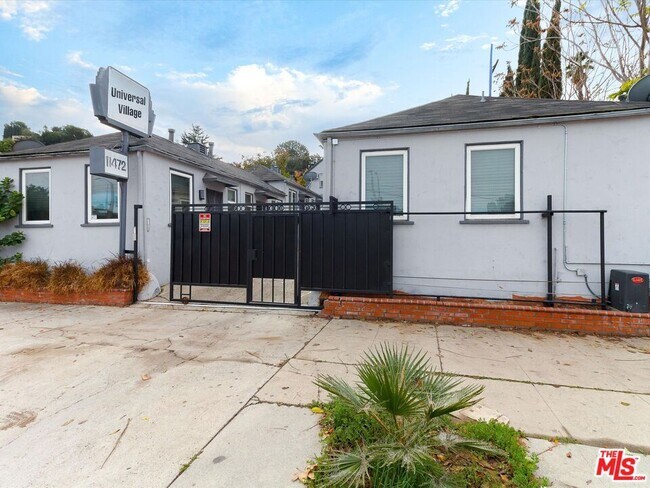 Building Photo - 11472 Ventura Blvd
