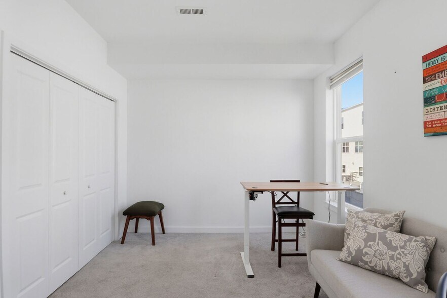 Building Photo - 1113 Lemon St