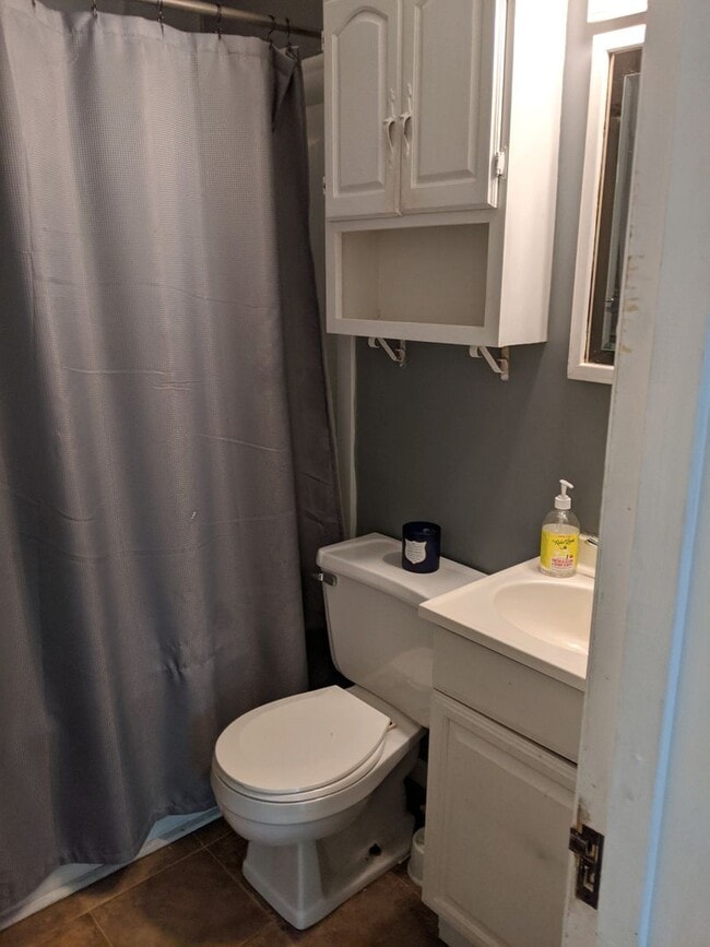 Building Photo - 3 bedroom home