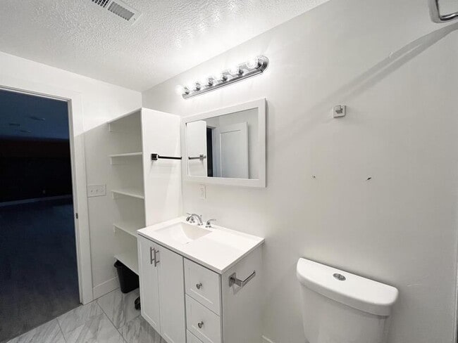 Building Photo - 9729 Fira Ln