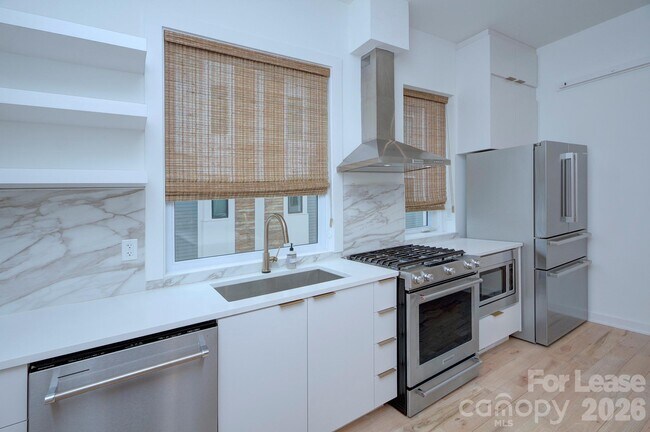 Building Photo - 2737 Shenandoah Ave