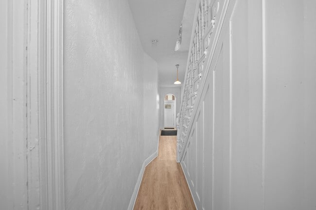 Building Photo - 3053 Brereton St