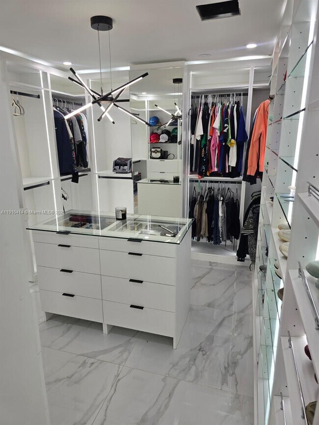 Building Photo - 9313 NW 24th Pl