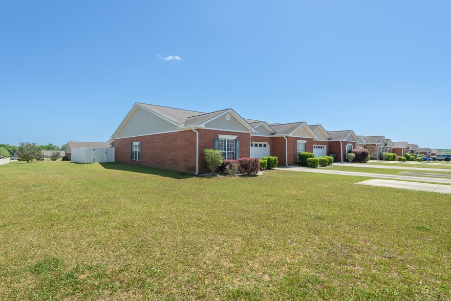 Front of House - 184 Concord Ave