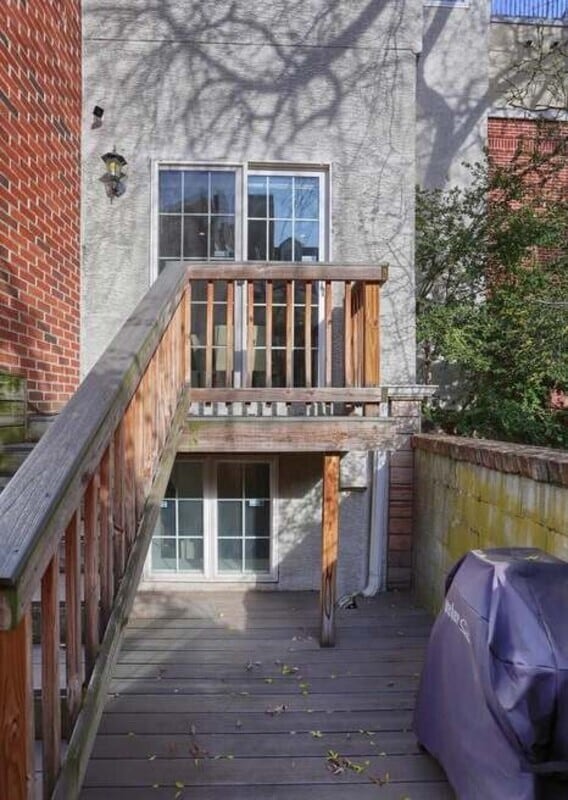 Building Photo - 114 Quarry St