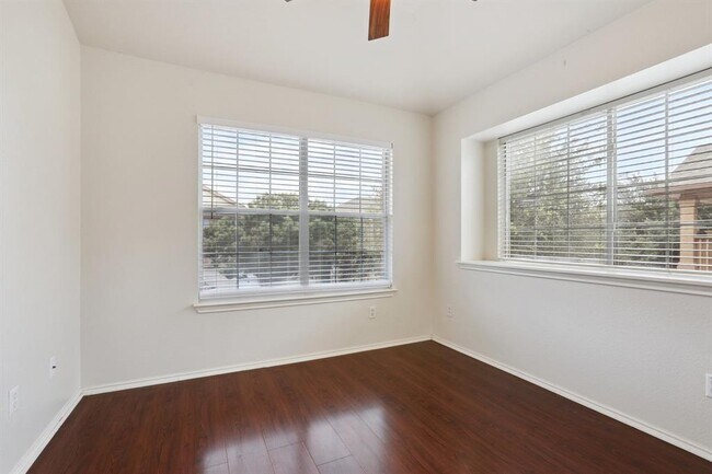 Building Photo - 16100 S Great Oaks Dr