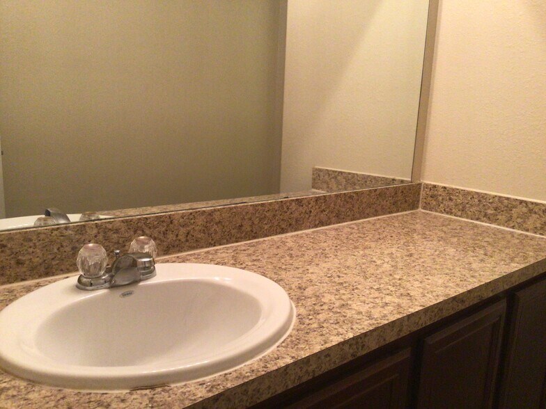 Building Photo - 22270 Queenbury Hills Dr