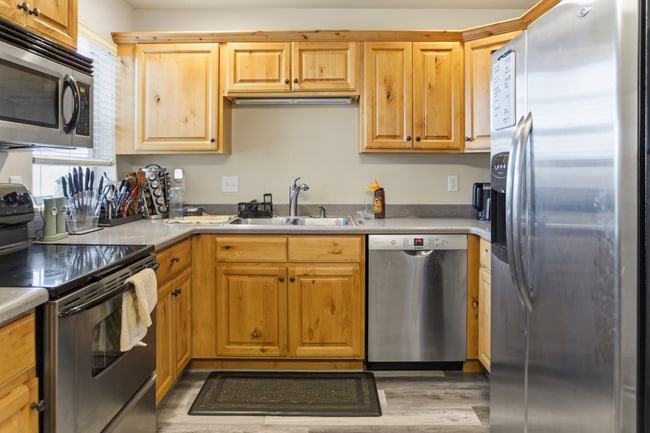 Building Photo - 467 S 2550 W