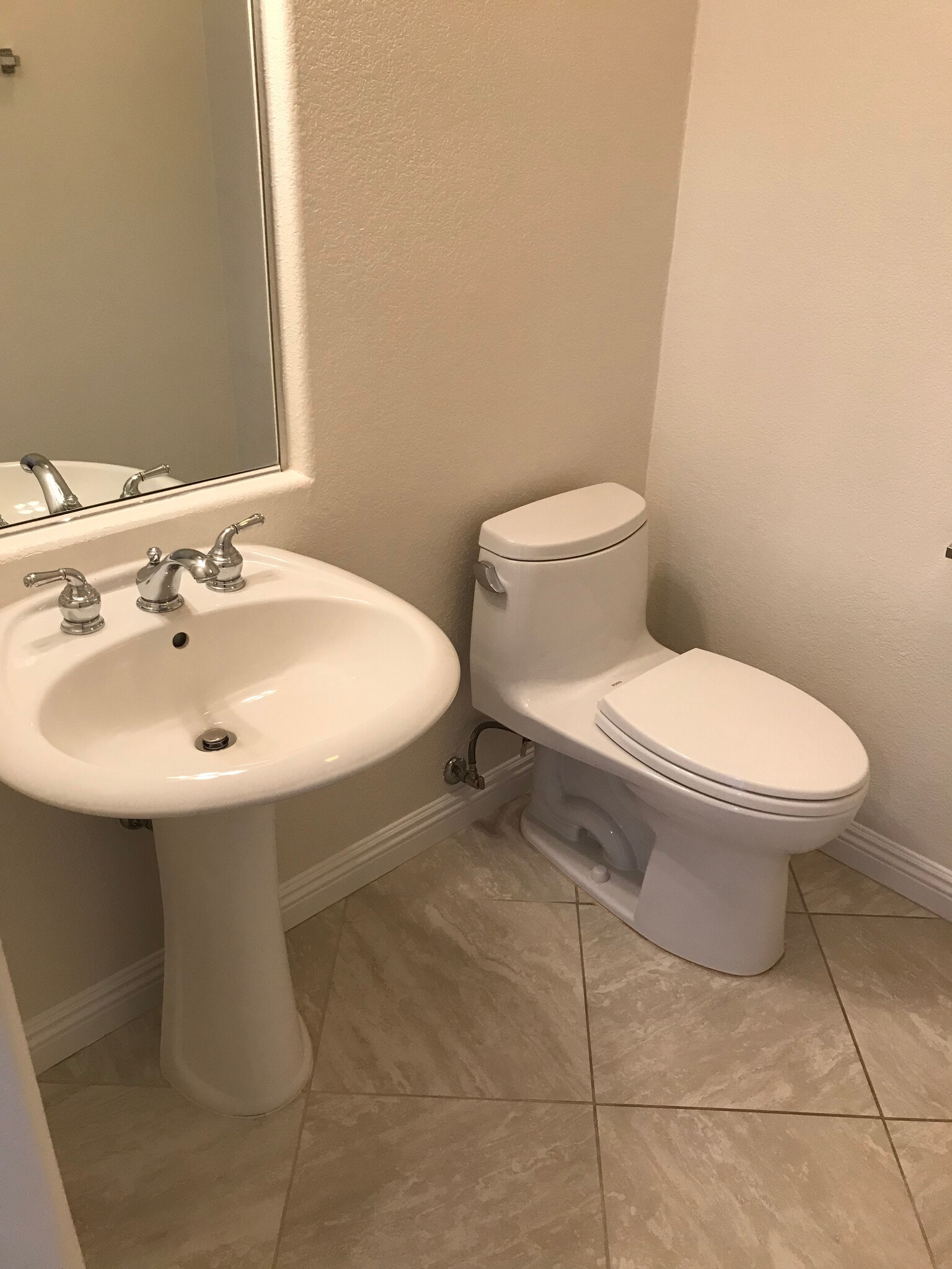 downstairs guest bath - 1736 Bluebird Ln