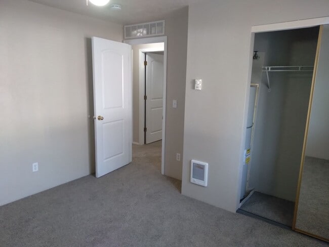 Building Photo - Three Bedroom Home on a Cul-de-sac, Landscaping Provided!