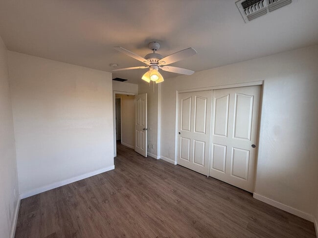 Building Photo - 2635 E Vermont Ct