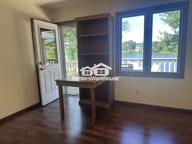 Building Photo - 1322 Meadowlark Dr