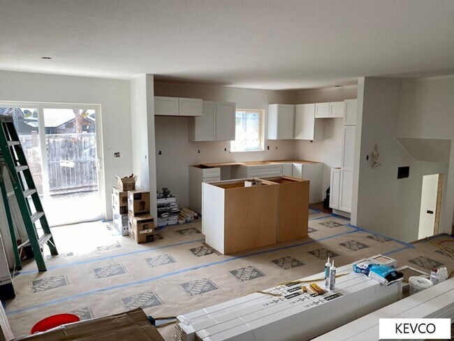 Building Photo - Lovely Renovated Home!