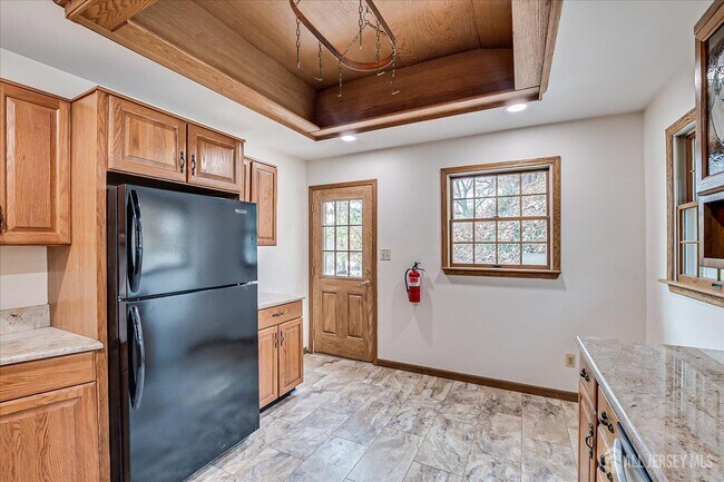 Building Photo - 23 Cardownie St