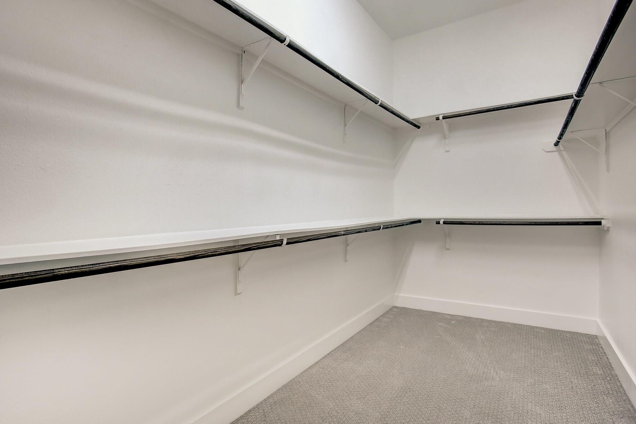 Primary walk in is 14 ft - 2926 Alice St