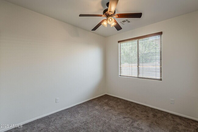 Building Photo - 2008 E Stacey Rd