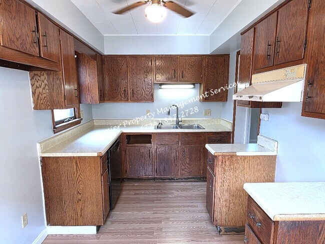 Building Photo - 1307 9th Ave