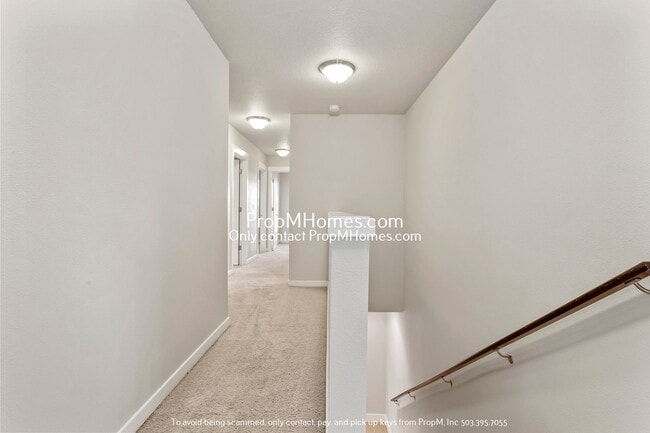 Building Photo - Gorgeous 4 Bedroom in West Linn! - Lovely ...