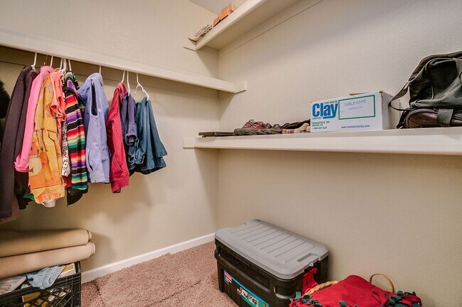 Building Photo - 460 N 64th Pl