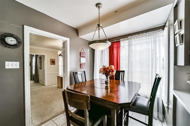 Building Photo - 3423 Ozark St