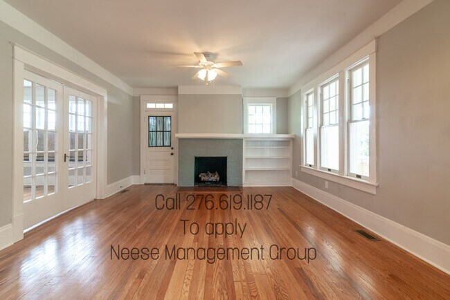 Building Photo - 809 Colonial Rd SW