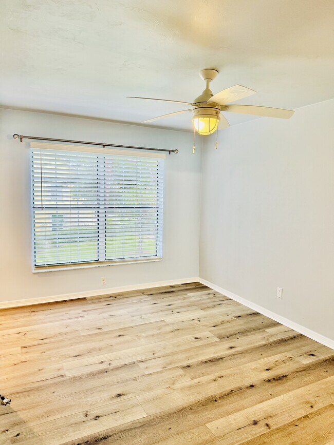 Building Photo - 2750 Kings Lake Blvd