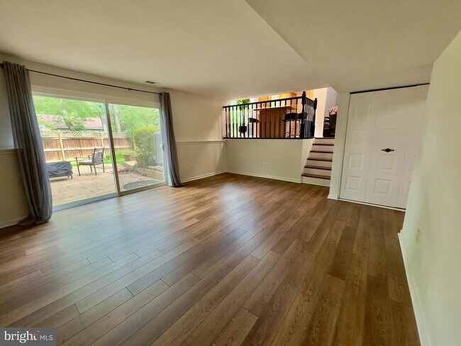 Building Photo - 15712 Edgewood Dr