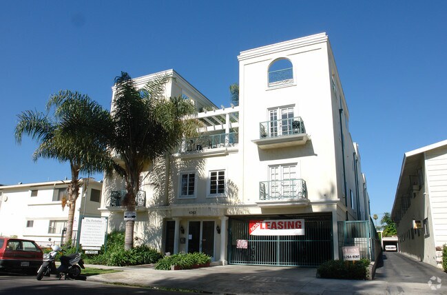 Building Photo - The Portofino