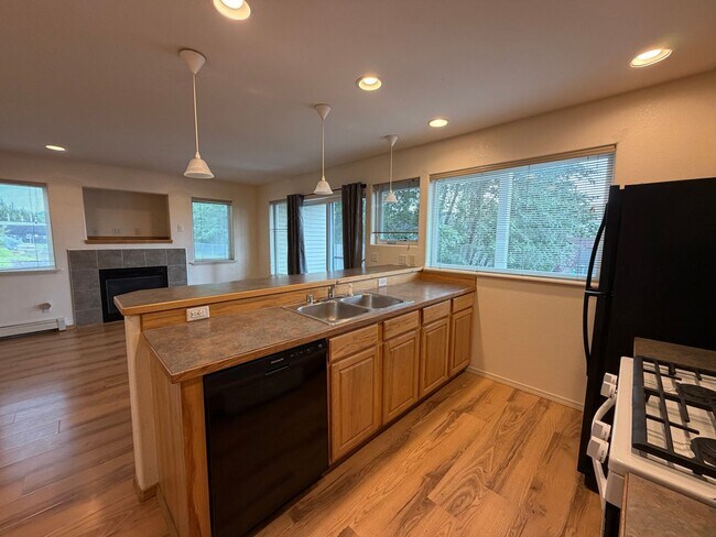 Building Photo - 540 Eyak Dr