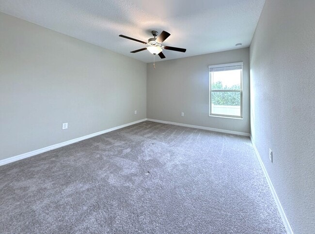 Building Photo - 376 Rain Berry Ave