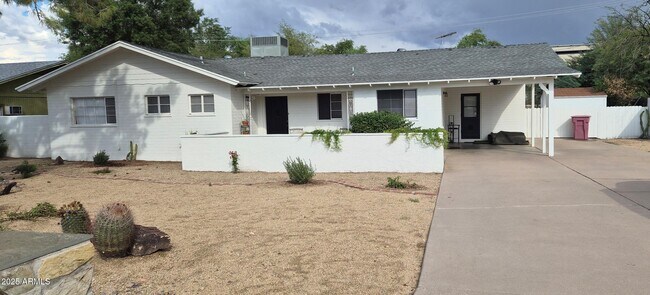 Primary Photo - 4815 N 70th St