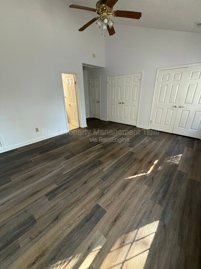 Building Photo - 610 Guy Ln
