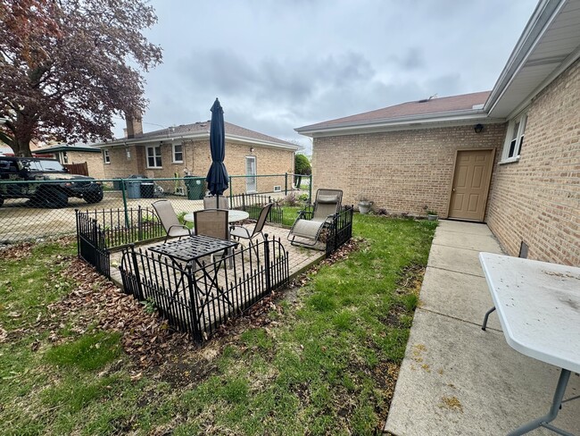 Building Photo - 7441 W Mulford St