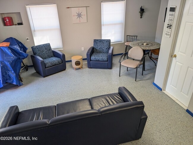 Building Photo - 231 5th Way