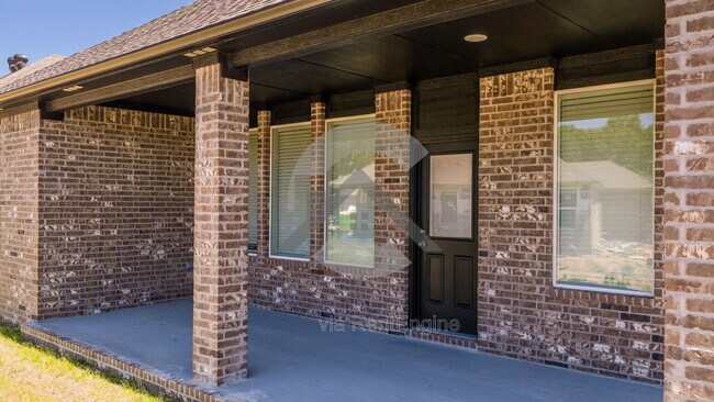 Building Photo - 623 Riley Ln
