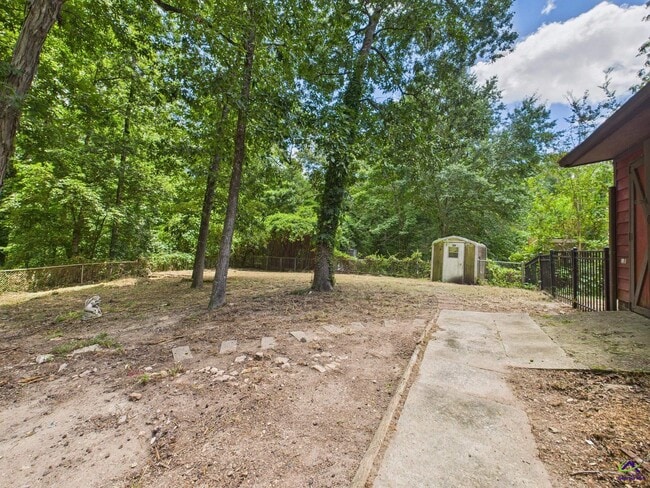Building Photo - 1167 Roundtable Ln