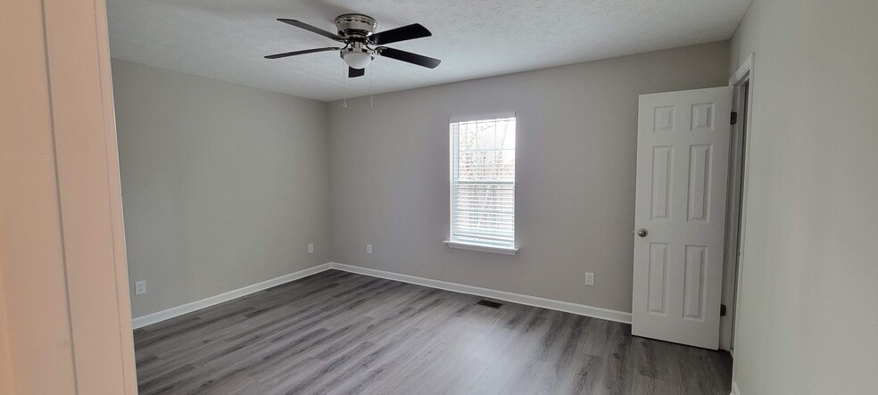 Building Photo - 5530 Little Mill Rd