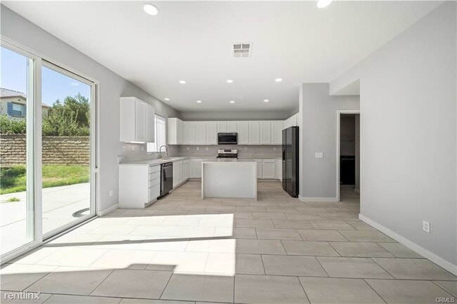 Building Photo - 5 br, 2.5 bath House - 37630 Limelight Way