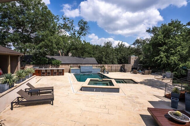 Building Photo - 3305 Laurel Cir